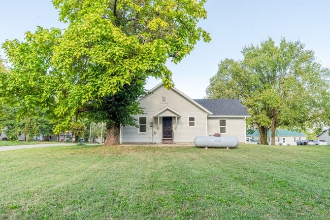 549 McPhail St in Lebanon, MO - Building Photo - Building Photo