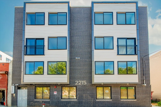 2215 N 7th St