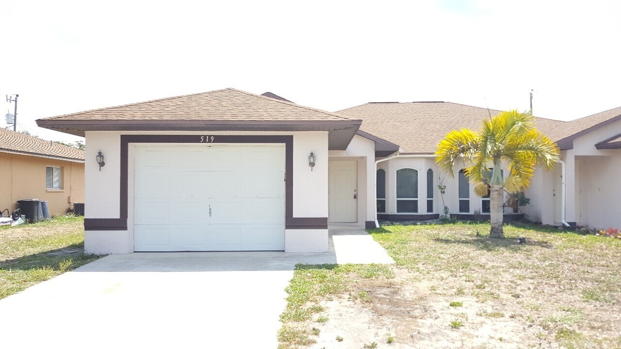 519 SE 23rd Pl in Cape Coral, FL - Building Photo