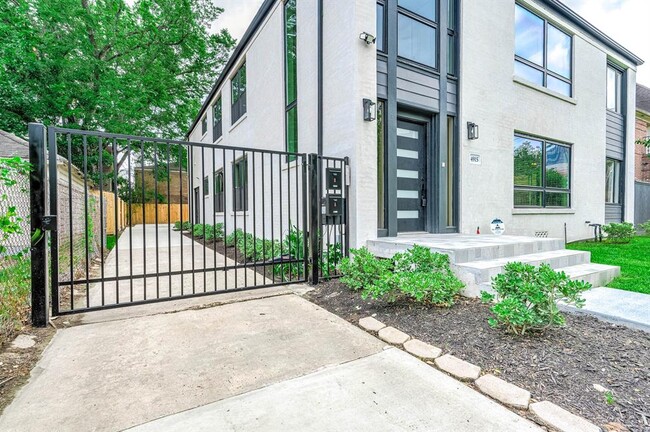 4915 Jackson St in Houston, TX - Building Photo - Building Photo