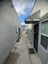 6809 West in Inglewood, CA - Building Photo - Interior Photo