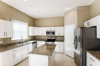 7898 NW 17th Pl in Pembroke Pines, FL - Building Photo - Building Photo