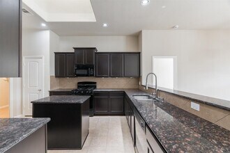 8931 Finnery Dr in Tomball, TX - Building Photo - Building Photo