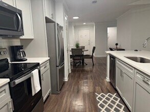 5028 Gardner Dr in Alpharetta, GA - Foto de edificio - Building Photo