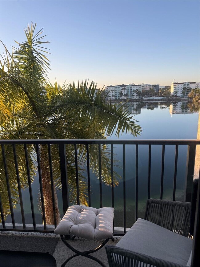 4725 NW 85th Ave in Doral, FL - Building Photo - Building Photo