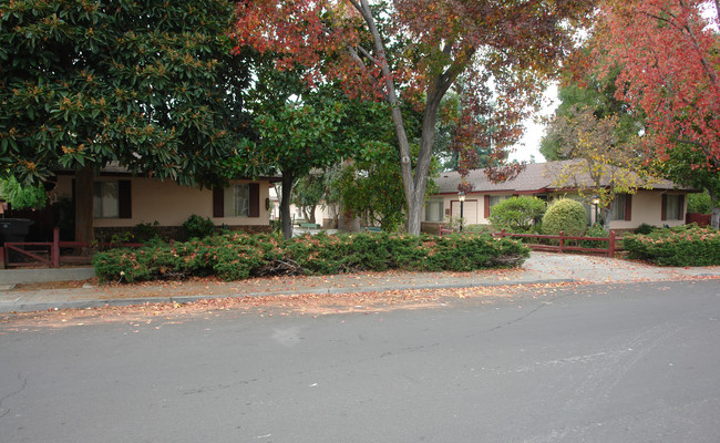 998 Bonita Ave in Mountain View, CA - Building Photo - Building Photo