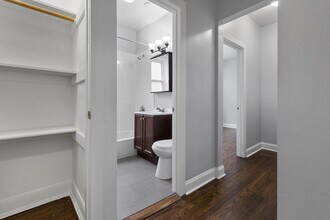 1114 W Glenlake Ave in Chicago, IL - Building Photo - Building Photo