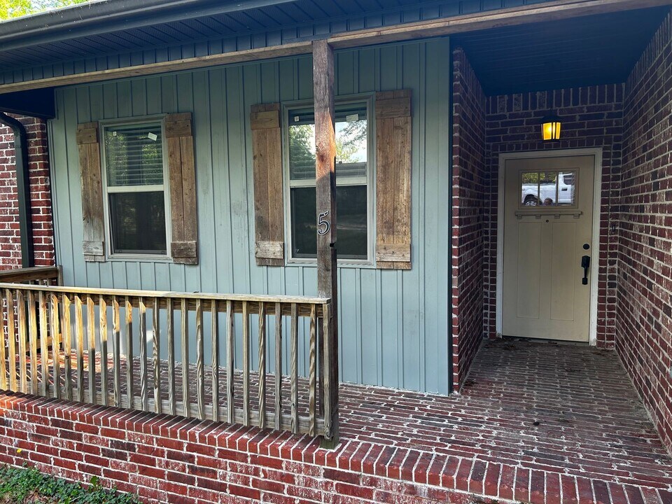 5 Dolphin Cir in Bella Vista, AR - Building Photo