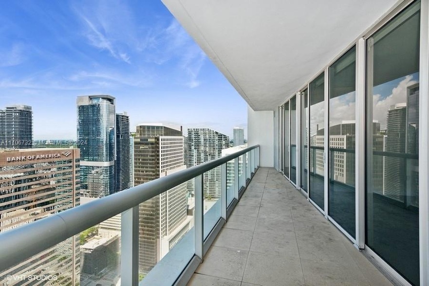 495 Brickell Ave, Unit 4605 in Miami, FL - Building Photo