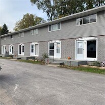 38444 Meadowdale St in Clinton Twp, MI - Building Photo