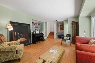 3411 Stoneybrae Dr in Falls Church, VA - Building Photo - Building Photo