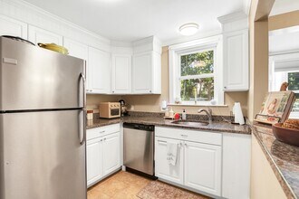 107 Mount Vernon St, Unit 107 in Dover, NH - Foto de edificio - Building Photo