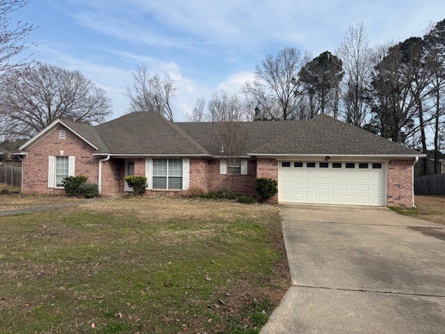 23 Ashleigh Cir in Wake Village, TX - Building Photo