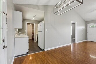 157 Oak Tree Dr in Oak Grove, KY - Building Photo - Building Photo