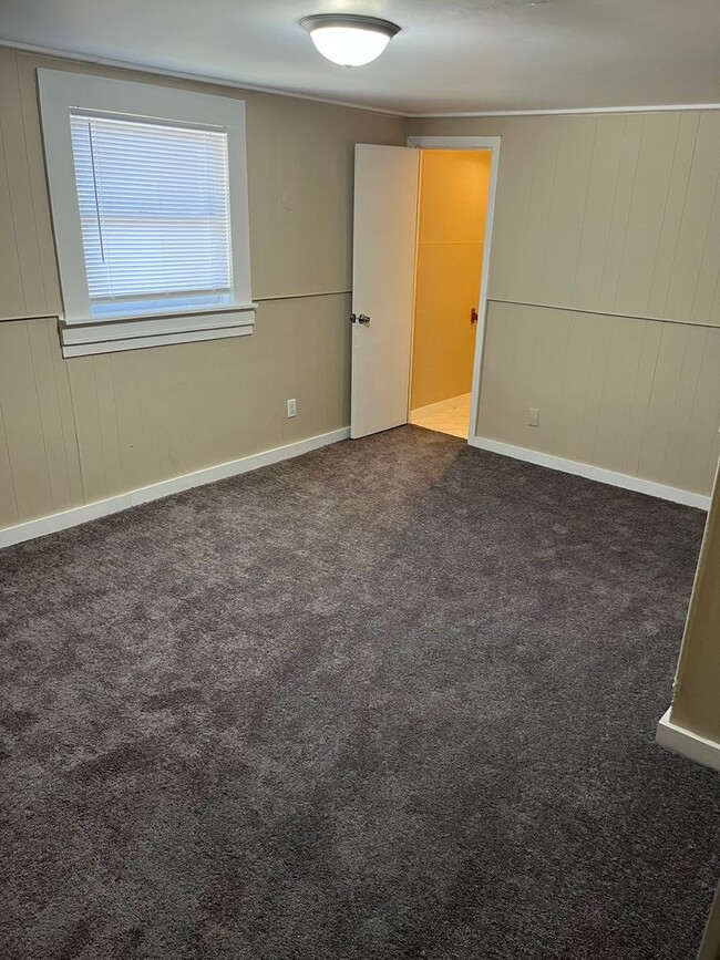 property at 727 N Hamilton St