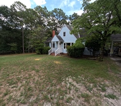 120 Longview Dr in Fayetteville, NC - Foto de edificio - Building Photo