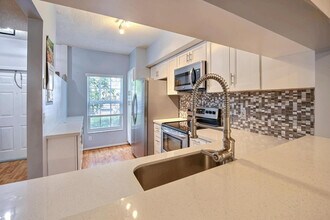 154 SW 96th Terrace in Plantation, FL - Building Photo - Building Photo