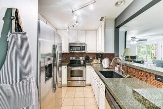 1162 W 1st St in Charlotte, NC - Building Photo - Building Photo