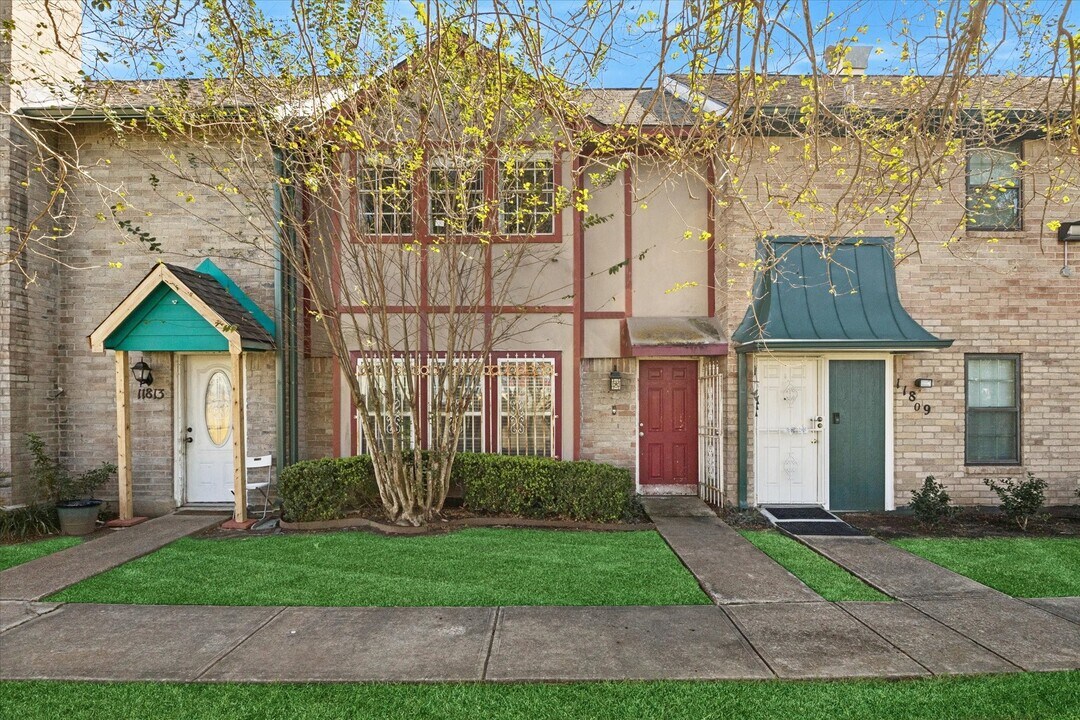 11811 Algonquin Dr in Houston, TX - Building Photo