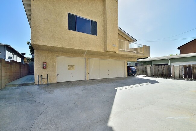 1708 Marshallfield Ln in Redondo Beach, CA - Building Photo - Building Photo