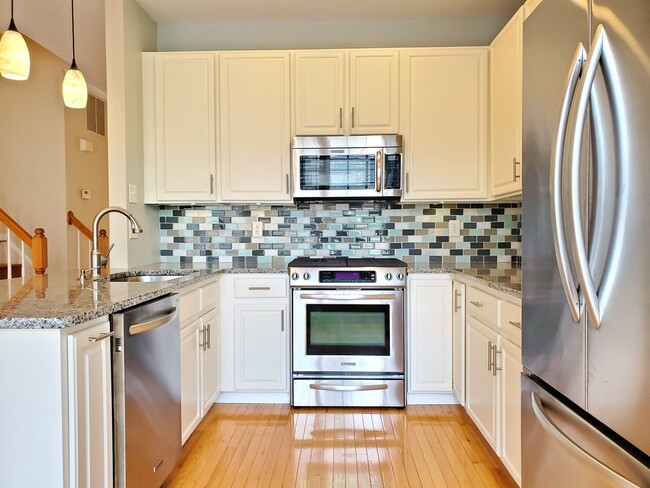 705 Rolling Fields Way in Rockville, MD - Building Photo - Building Photo