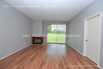 8317 Sands Point Dr-Unit -Unit 197 in Houston, TX - Building Photo - Building Photo