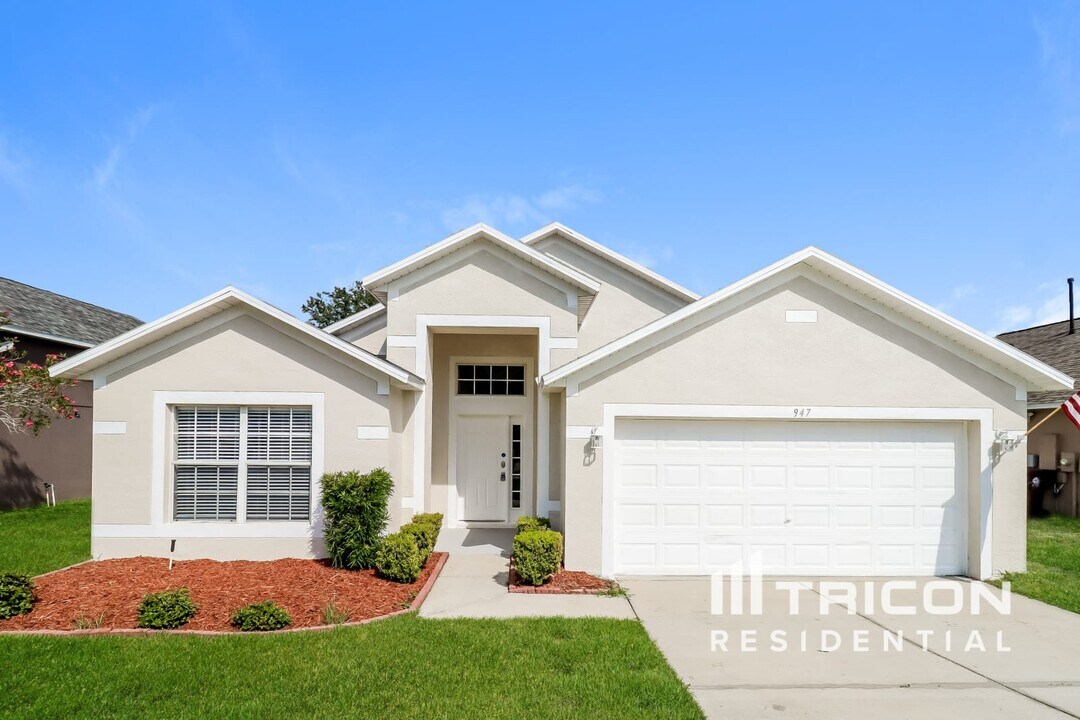 947 Kenbar St in Haines City, FL - Building Photo