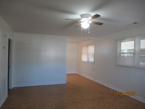 326 W Hampton Ave in Sumter, SC - Foto de edificio - Building Photo