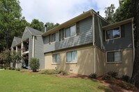 Building Photo - 700 Riverchase Apartamentos in Birmingham, Alabama