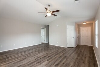2434 Buckleigh Dr in Charlotte, NC - Building Photo - Building Photo