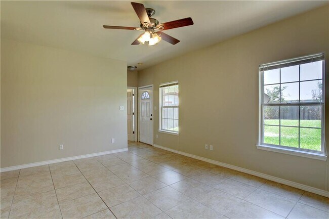 1105 Cuernavaca Dr N in Austin, TX - Building Photo - Building Photo