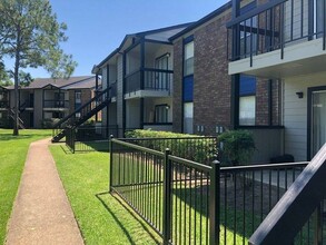 Bar Harbor Apartment Homes in Seabrook, TX - Foto de edificio - Building Photo