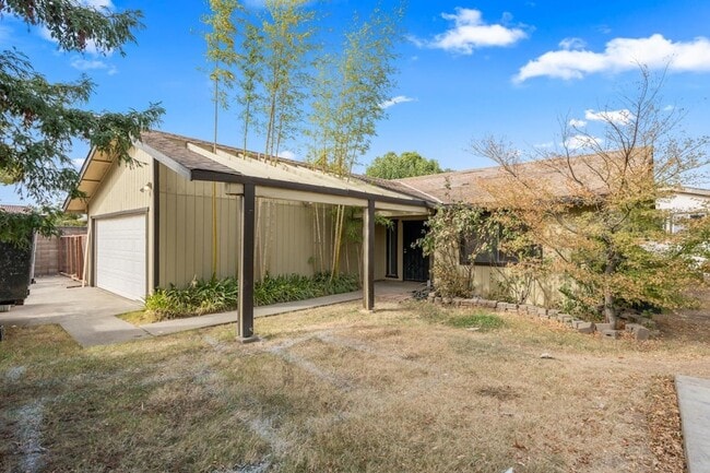 8917 Fredric Ave, Unit 2110-2D in Sacramento, CA - Building Photo - Building Photo