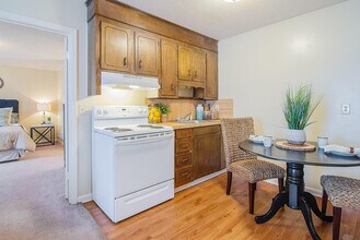 Ivey Creek Apartments in Charleston, SC - Building Photo - Building Photo