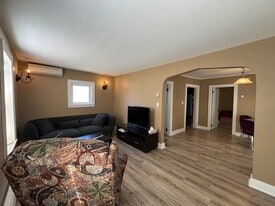 257 Argyle St in Fredericton, NB - Building Photo