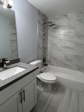 4404 Treasure Cove Dr in Fort Lauderdale, FL - Building Photo - Building Photo