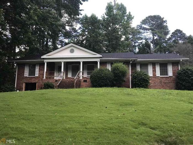 2450 Forest Trail