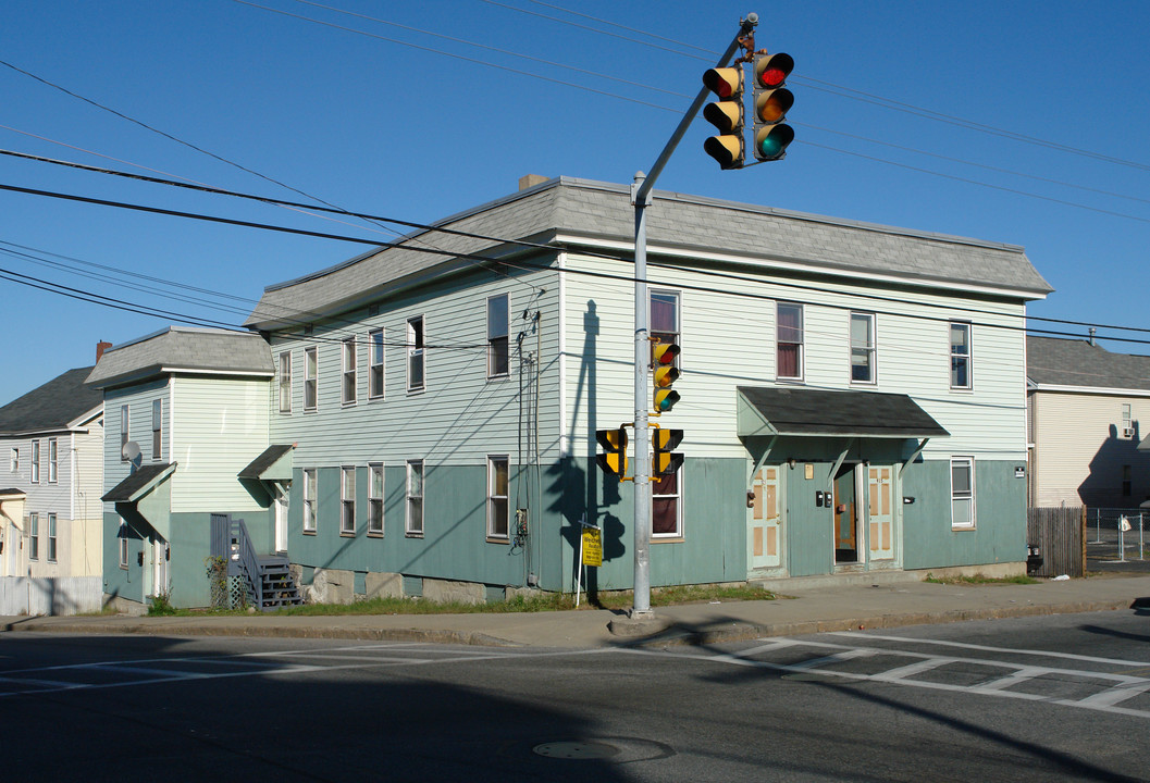 915-921 Middlesex St in Lowell, MA - Building Photo