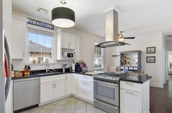 261 Pine St in New Orleans, LA - Building Photo - Building Photo