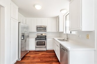 1813 Barry Ave in Los Angeles, CA - Building Photo - Building Photo