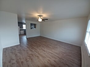 321 N Cherry Alley in Elizabethtown, PA - Foto de edificio - Building Photo