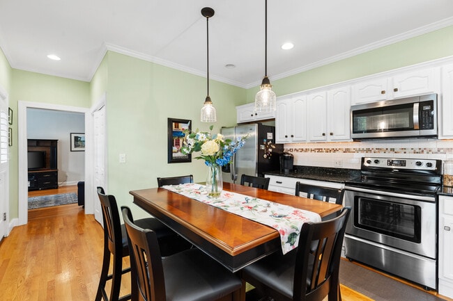 46 Yale Ave, Unit 46A in Wakefield, MA - Building Photo - Building Photo