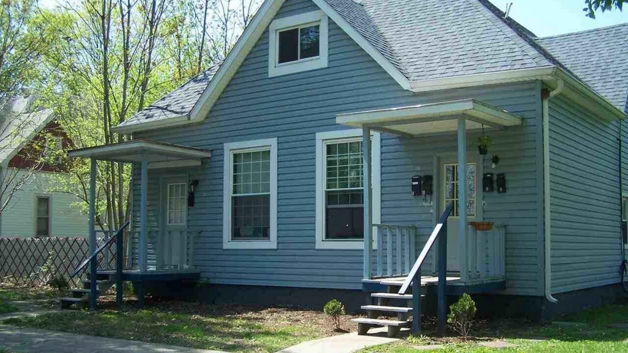 810 N 11th St-Unit -810 N. 11th Street in Terre Haute, IN - Building Photo