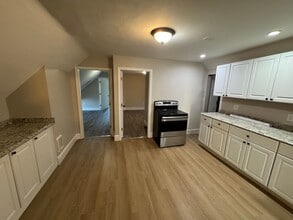 70-72-72 Broadway in Methuen, MA - Building Photo - Building Photo