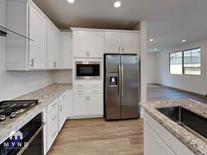 10564 Trill Wy in Elk Grove, CA - Foto de edificio - Building Photo