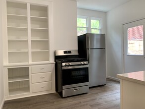 411 Sample St, Unit 1 in Pittsburgh, PA - Building Photo - Building Photo