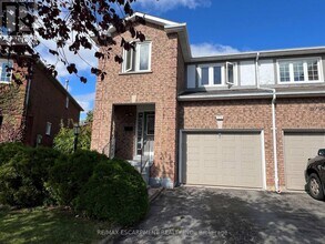 125 Hopewell Rd in Oakville, ON - Building Photo - Building Photo