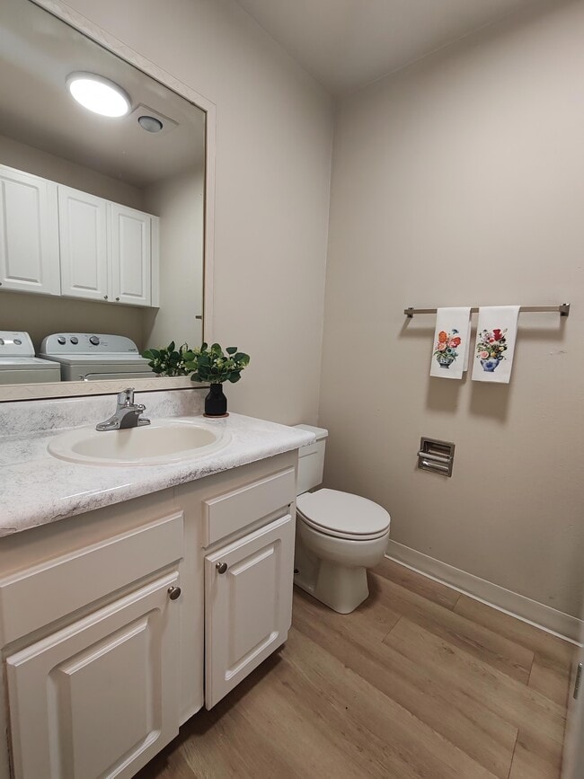 Trailwood Apartment Homes in Redmond, WA - Building Photo - Building Photo