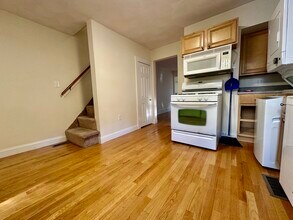 7 Rifle Ct, Unit 7 Rifle in Watertown, MA - Building Photo - Building Photo