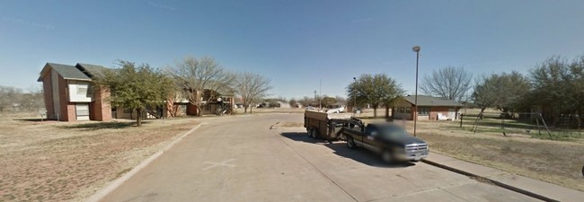 Live Oak Apartments in Stamford, TX - Building Photo - Building Photo